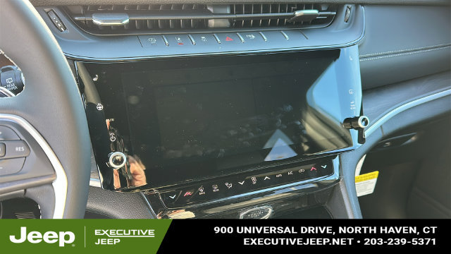 New 2026 Jeep Grand Cherokee Altitude AWD/4WD image 13