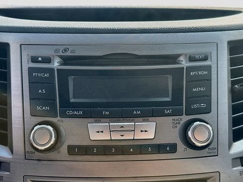 Used 2014 Subaru Outback 2.5i AWD/4WD image 14