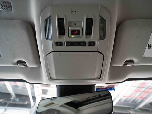 Used 2020 Toyota Highlander Limited AWD/4WD image 18