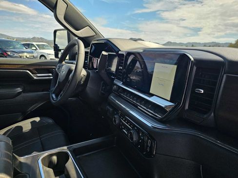 Used 2024 Chevrolet Silverado 2500 High Country w/ High Country Premium Package AWD/4WD image 11