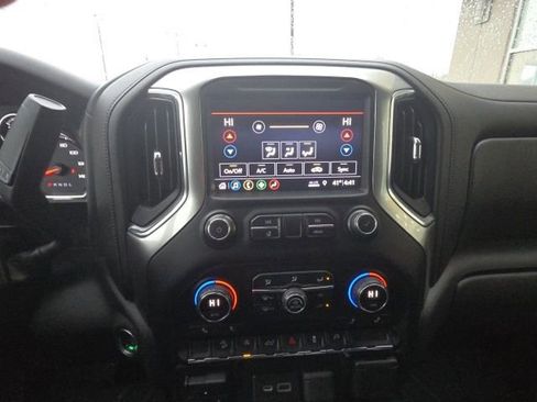 Used 2019 Chevrolet Silverado 1500 LT Trail Boss image 18