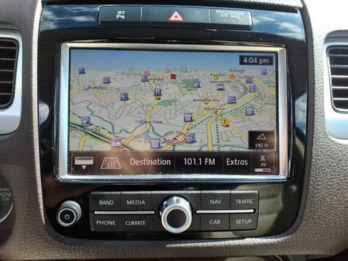 Used 2014 Volkswagen Touareg TDI AWD/4WD image 21
