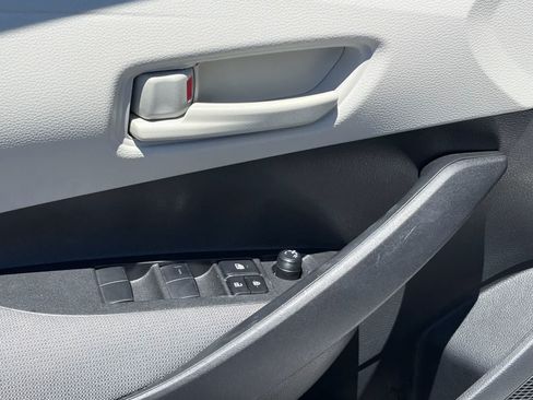 Used 2025 Toyota Corolla LE FWD image 7
