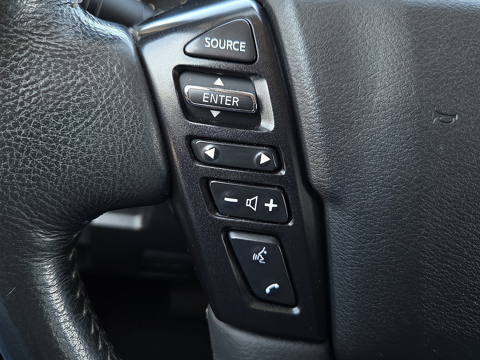 Used 2022 Nissan Frontier SV AWD/4WD image 19