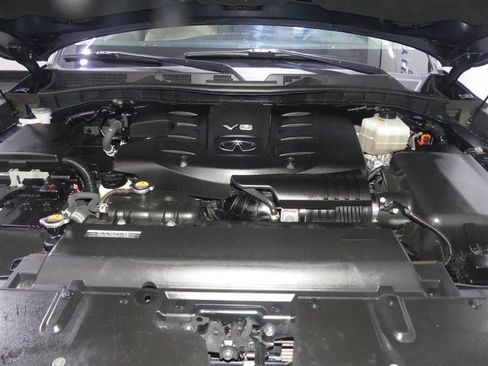 Used 2021 INFINITI QX80 Luxe w/ All-Season Package AWD/4WD image 16