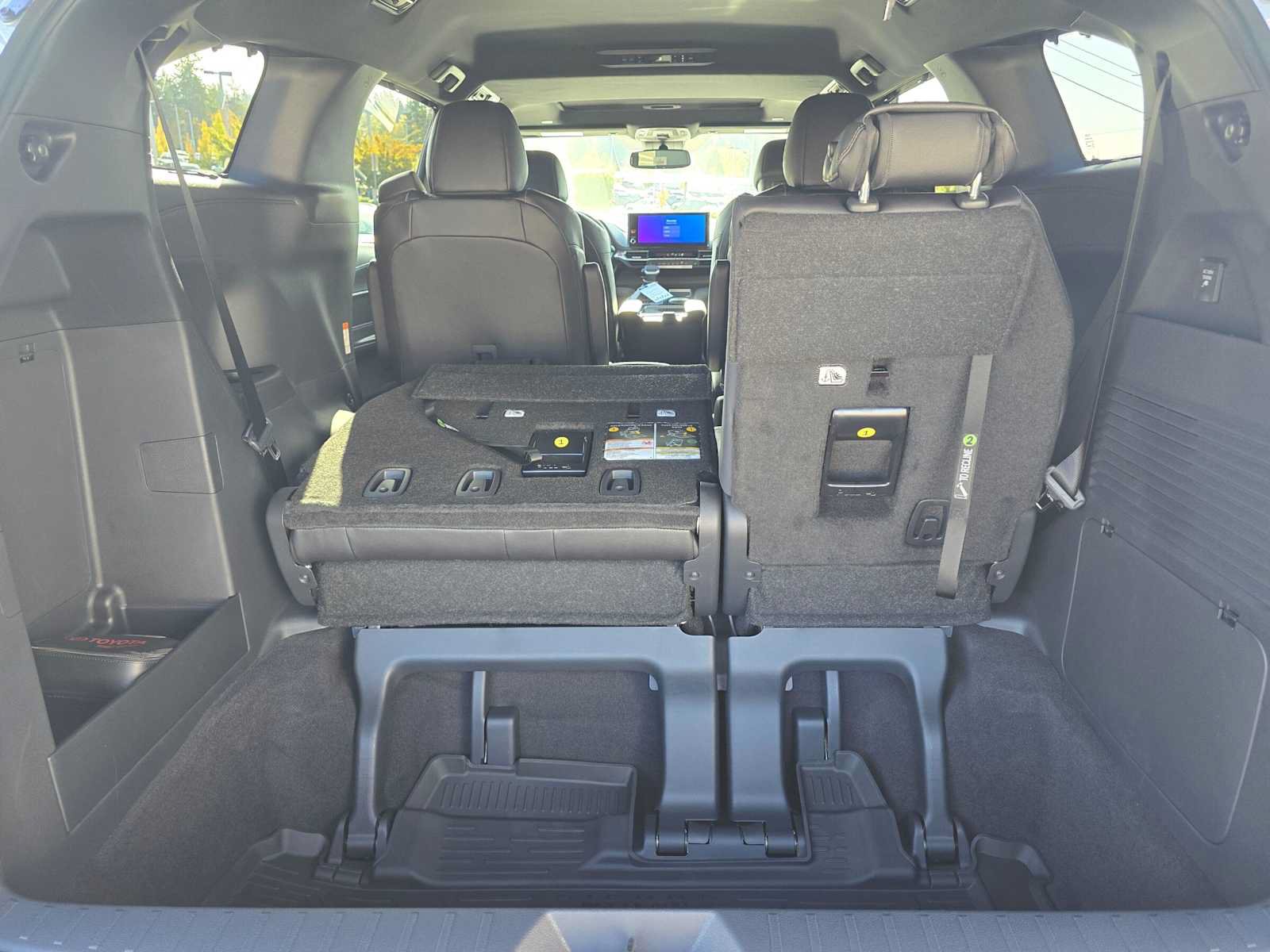 New 2026 Toyota Sienna XLE Woodland Edition AWD/4WD image 15