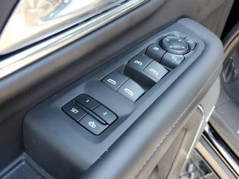 Used 2023 Chevrolet Tahoe Z71 w/ Luxury Package AWD/4WD image 7