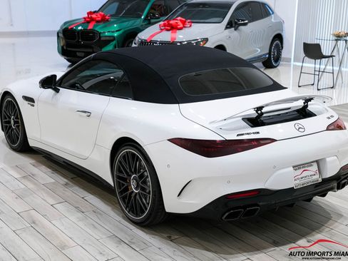 Used 2022 Mercedes-Benz SL 55 AMG 4MATIC w/ Driver Assistance Package image 15