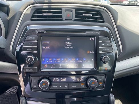 Used 2017 Nissan Maxima 3.5 SL FWD image 15