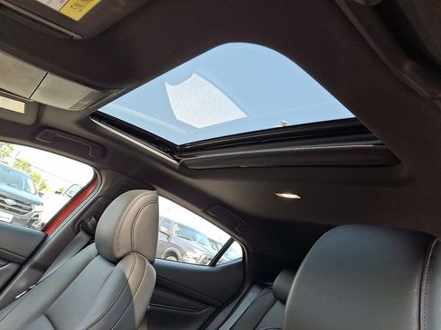 Used 2023 MAZDA MAZDA3 s FWD image 16