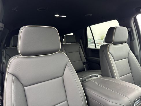 New 2026 GMC Yukon Elevation image 18