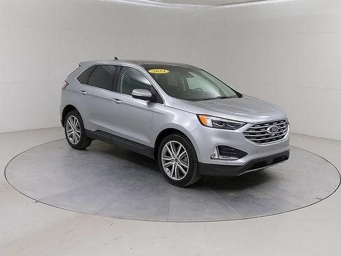Certified 2024 Ford Edge Titanium w/ Equipment Group 301A AWD/4WD image 11