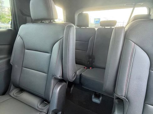 Used 2024 Chevrolet Traverse Z71 AWD/4WD image 16