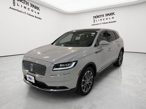Used 2022 Lincoln Nautilus Reserve FWD image 1