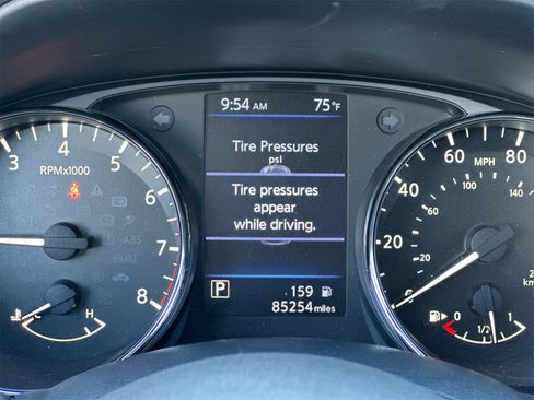 Used 2020 Nissan Rogue Sport SV image 29