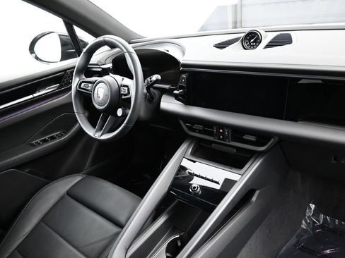 Certified 2024 Porsche Macan 4 Electric image 30