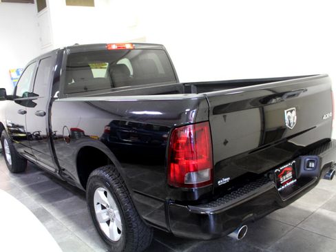 Used 2017 RAM 1500 Express image 4