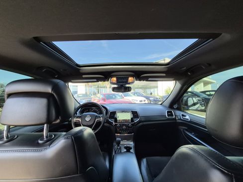 Used 2019 Jeep Grand Cherokee Altitude image 33