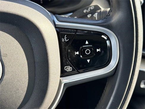 Used 2022 Volvo XC60 B6 Inscription w/ Advanced Package image 24
