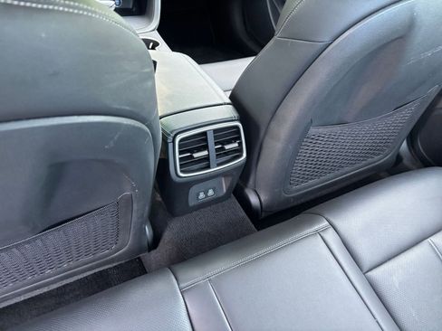 Used 2025 Genesis G70 2.5T image 24