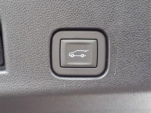 New 2026 Chevrolet Traverse Z71 w/ Driver Confidence Package image 21