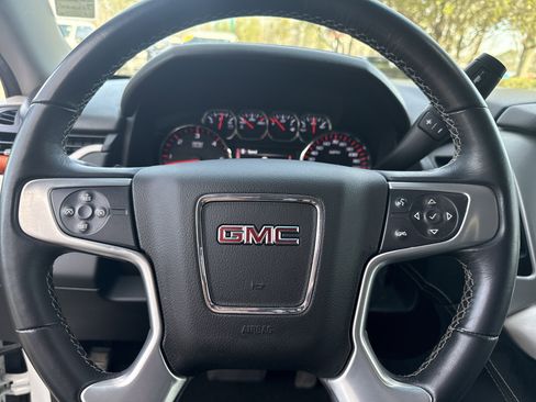 Used 2015 GMC Yukon SLE image 26