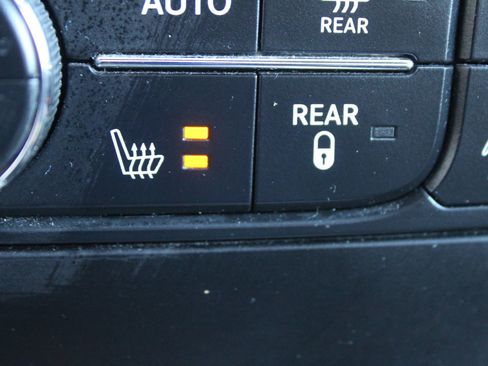 Used 2016 Dodge Grand Caravan SXT image 45