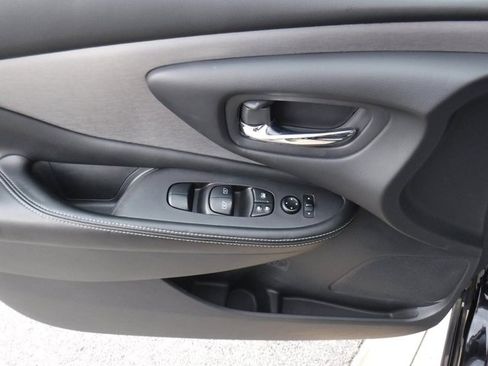 Used 2023 Nissan Murano SV image 12