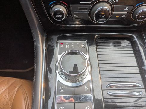Used 2017 Jaguar XJ L Supercharged RWD image 29