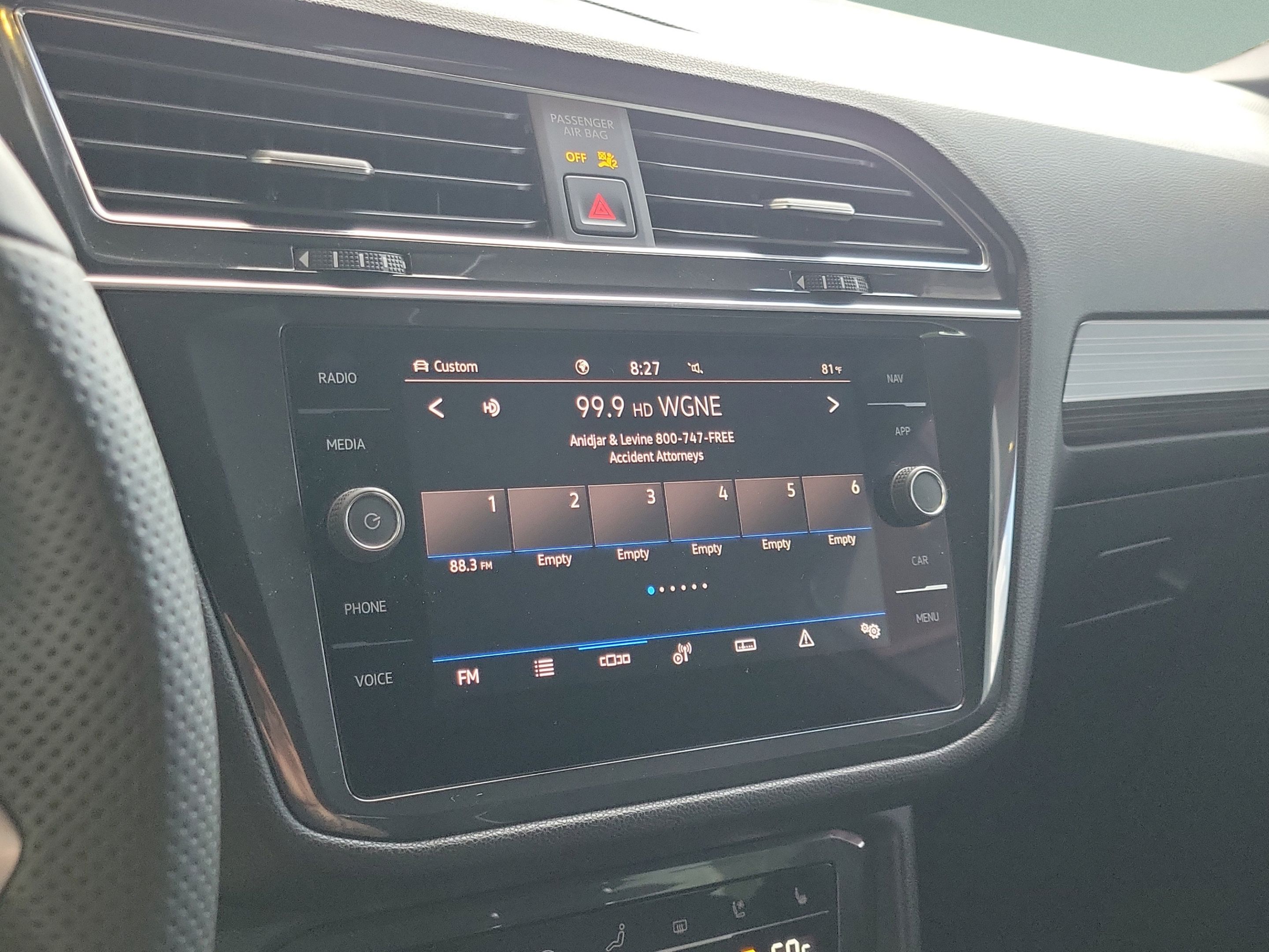 Used 2022 Volkswagen Tiguan SEL R-Line AWD/4WD image 18