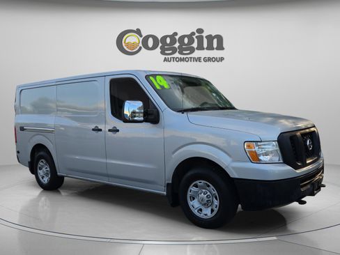 Used 2014 Nissan NV 3500 SV w/ Technology Package image 7