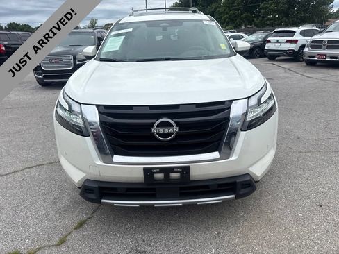 Certified 2024 Nissan Pathfinder Platinum w/ Cargo Package AWD/4WD image 2