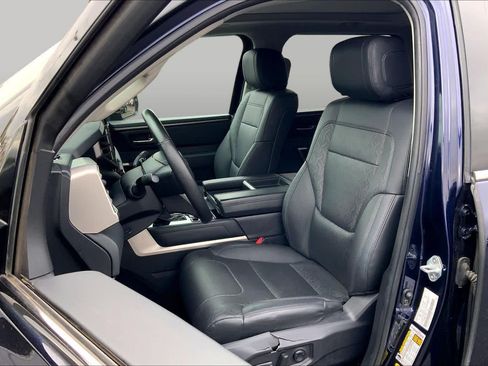 Used 2023 Toyota Tundra Limited AWD/4WD image 8