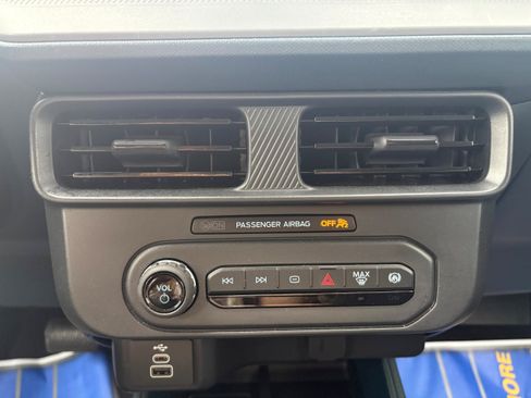 Used 2025 Ford Maverick XL w/ Equipment Group 101A AWD/4WD image 24