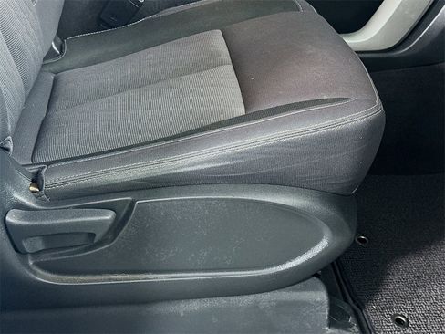 Used 2021 Nissan Titan SV w/ SV Convenience Package image 24