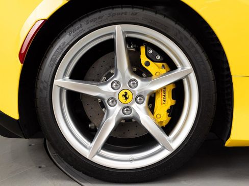 Certified 2021 Ferrari F8 Tributo RWD image 24