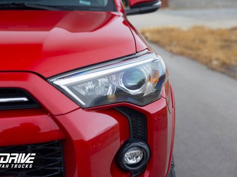 Used 2022 Toyota 4Runner SR5 Premium image 6