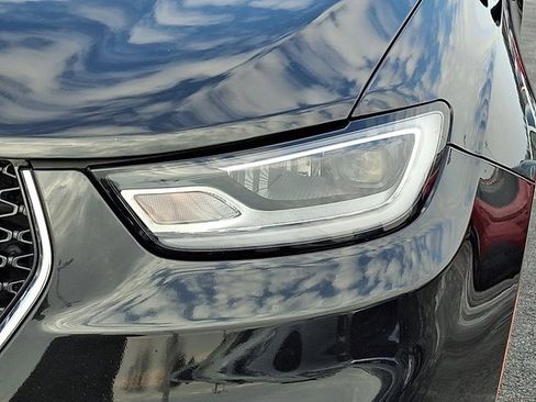 Certified 2023 Chrysler Pacifica Touring-L image 12
