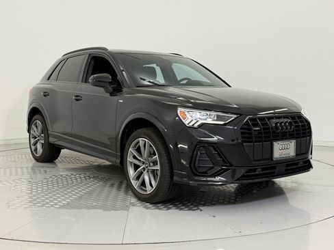 Certified 2023 Audi Q3 2.0T Premium w/ Black Optic Sport Package image 7