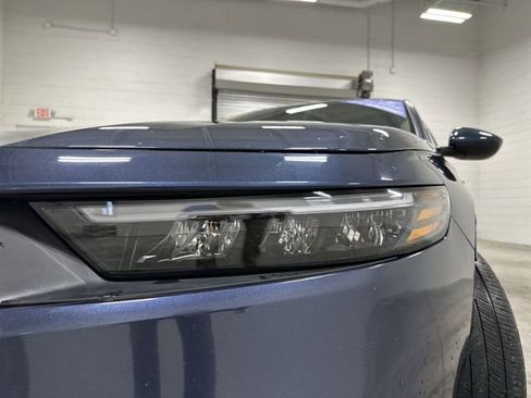 Used 2023 Honda Accord EX image 11