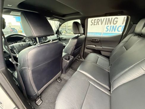 Used 2021 Toyota Tacoma TRD Sport w/ TRD Premium Sport Package image 30