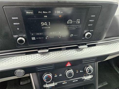 Used 2023 Kia Carnival LX image 14