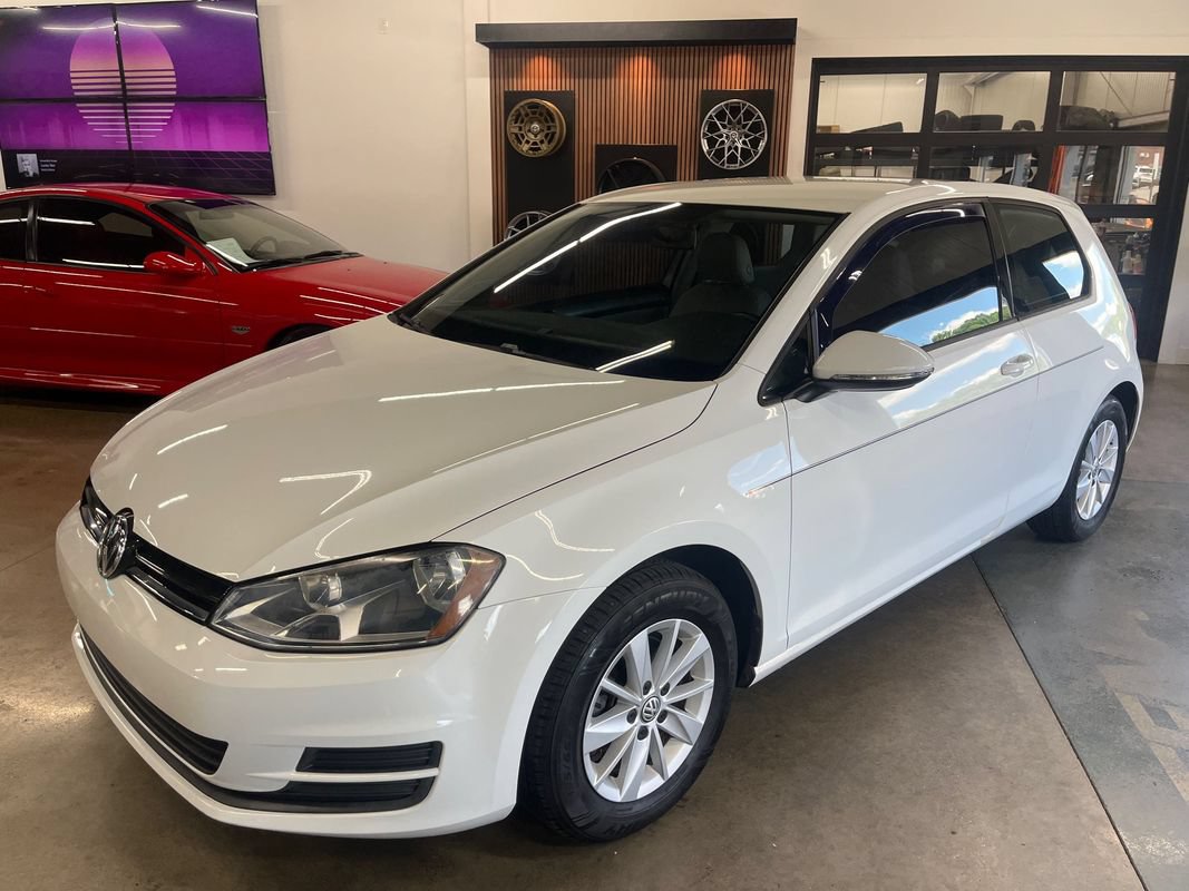 Used 2015 Volkswagen Golf S FWD image 3
