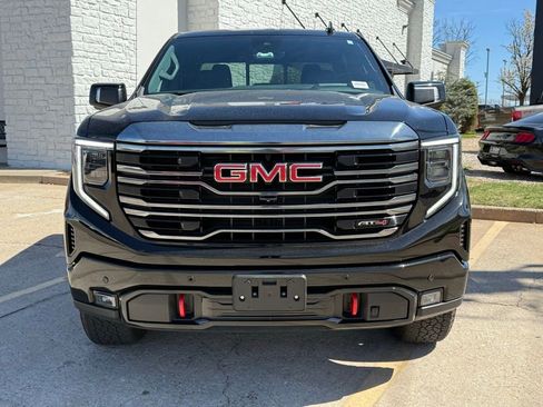 Used 2024 GMC Sierra 1500 AT4 w/ Technology Package image 3