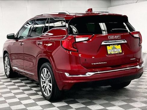 Used 2024 GMC Terrain Denali w/ Denali Premium Package AWD/4WD image 2
