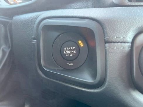 Used 2024 Jeep Gladiator Rubicon w/ Convenience Group image 20