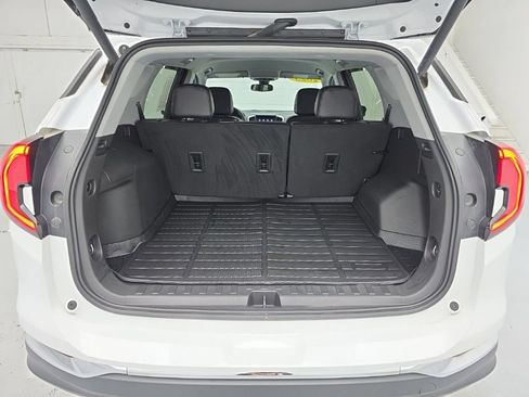 Used 2023 GMC Terrain SLT AWD/4WD image 50