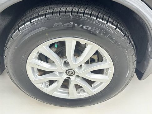 Used 2019 Nissan Rogue S w/ Special Edition Package FWD image 38
