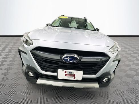 Used 2025 Subaru Outback Limited XT w/ Popular Package #2 AWD/4WD image 2