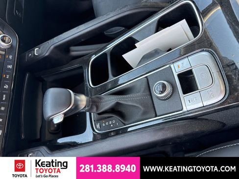 Used 2025 Kia Telluride S FWD image 13